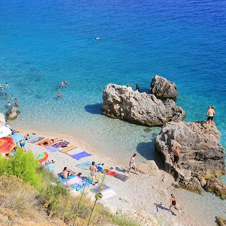 Apartman Apartments By The Sea Mimice - Omis - 2972 Mimice