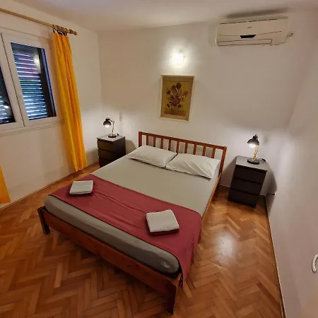 Apartments By The Sea Mimice - Omis - 2972 Mimice