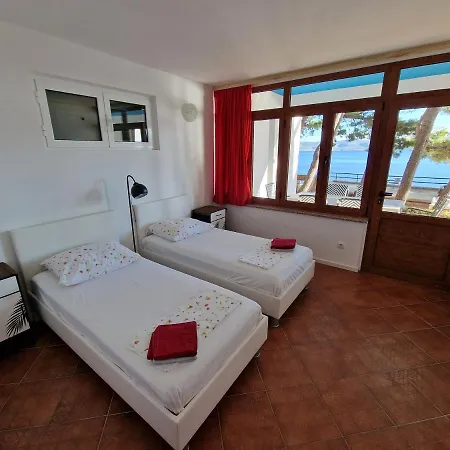 Apartman Apartments By The Sea Mimice - Omis - 2972 Mimice