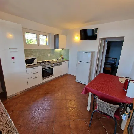 Apartman Apartments By The Sea Mimice - Omis - 2972 *
