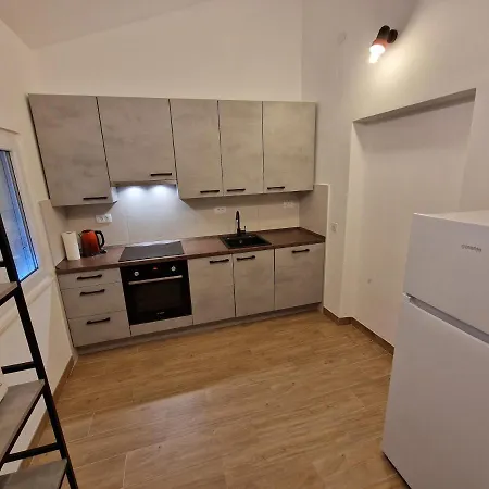 Apartman Apartments By The Sea Mimice - Omis - 2972