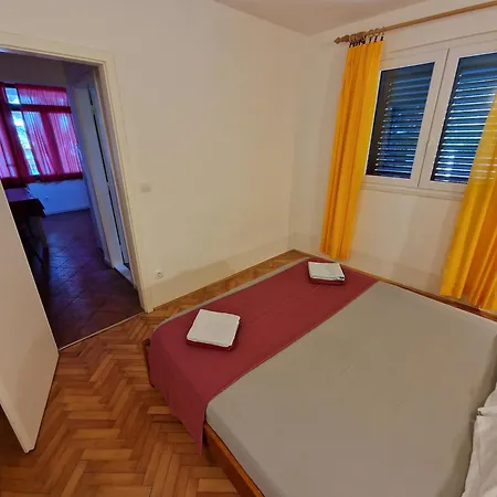Apartments By The Sea Mimice - Omis - 2972 Apartman