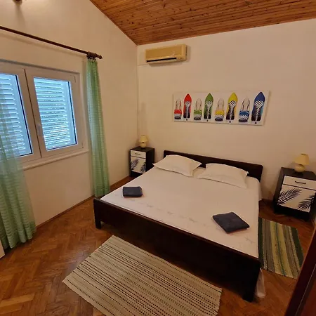 Apartman Apartments By The Sea Mimice - Omis - 2972 Mimice