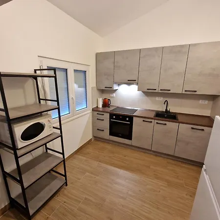 Apartments By The Sea Mimice - Omis - 2972 Apartman *